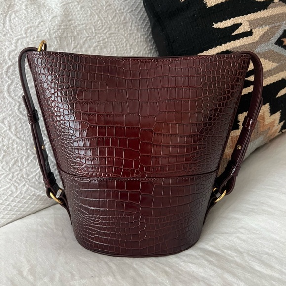 NWOT Sézane Gary Bag in Chocolate Crocodile Print - Picture 3 of 11
